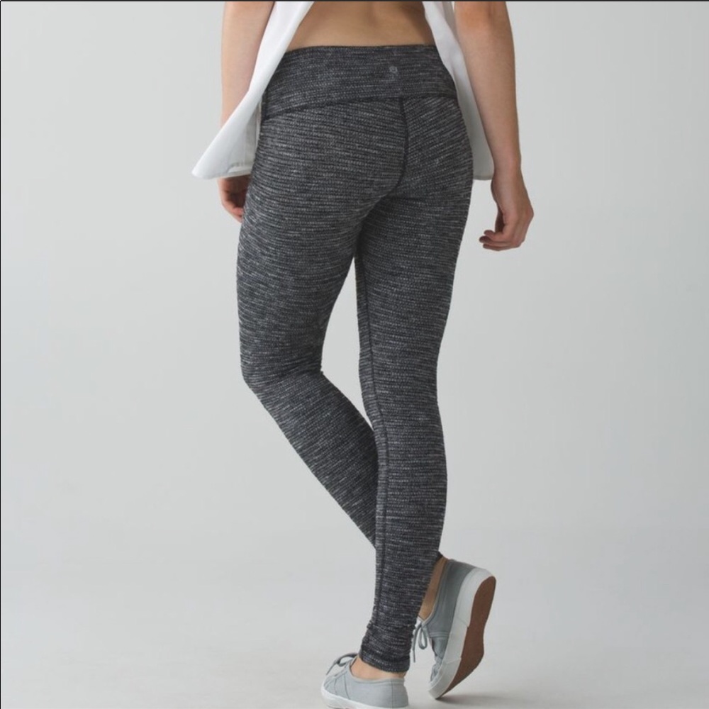Lululemon Wunder Unders - Size 6